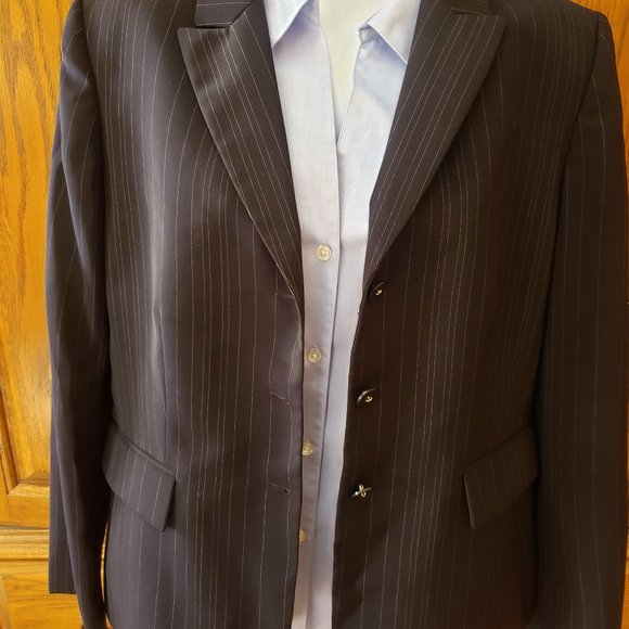 Tahari Petite Pinstripe Suit Jacket! - Picture 4 of 7